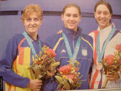 Jocurile olimpice de la Sydney ( Beatrice Câşlaru -medalia de argint- stânga )