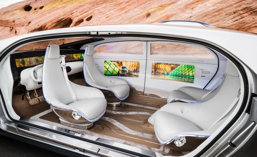 Mercedes-Benz F 015 Luxury in Motion concept  – Maşina viitorului