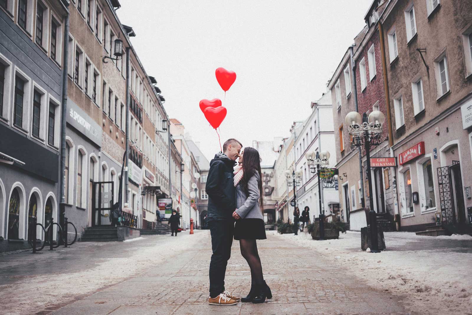 Cum să-ți cucerești iubita/soția de Valentine’s Day